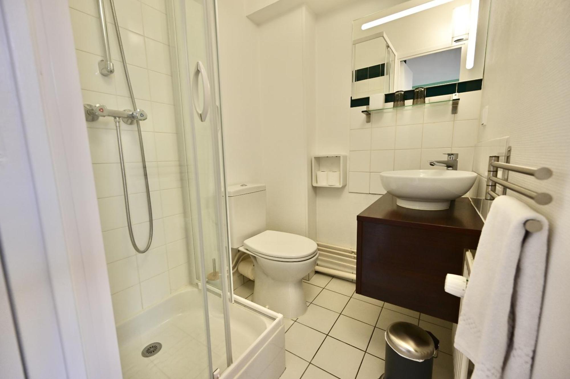Hotel La Cuisine Des Lulus Montainville  Dış mekan fotoğraf