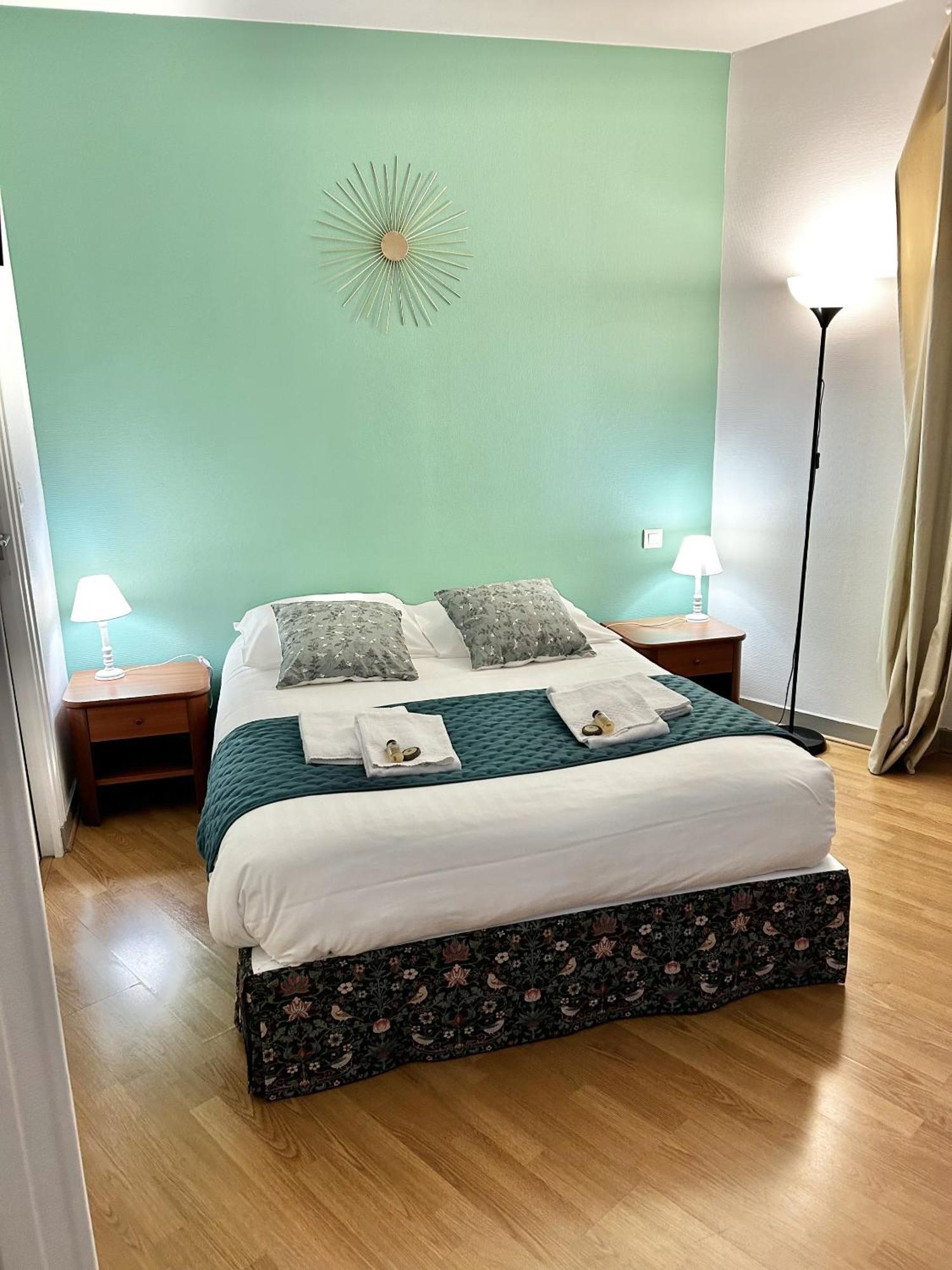 Hotel La Cuisine Des Lulus Montainville  Dış mekan fotoğraf